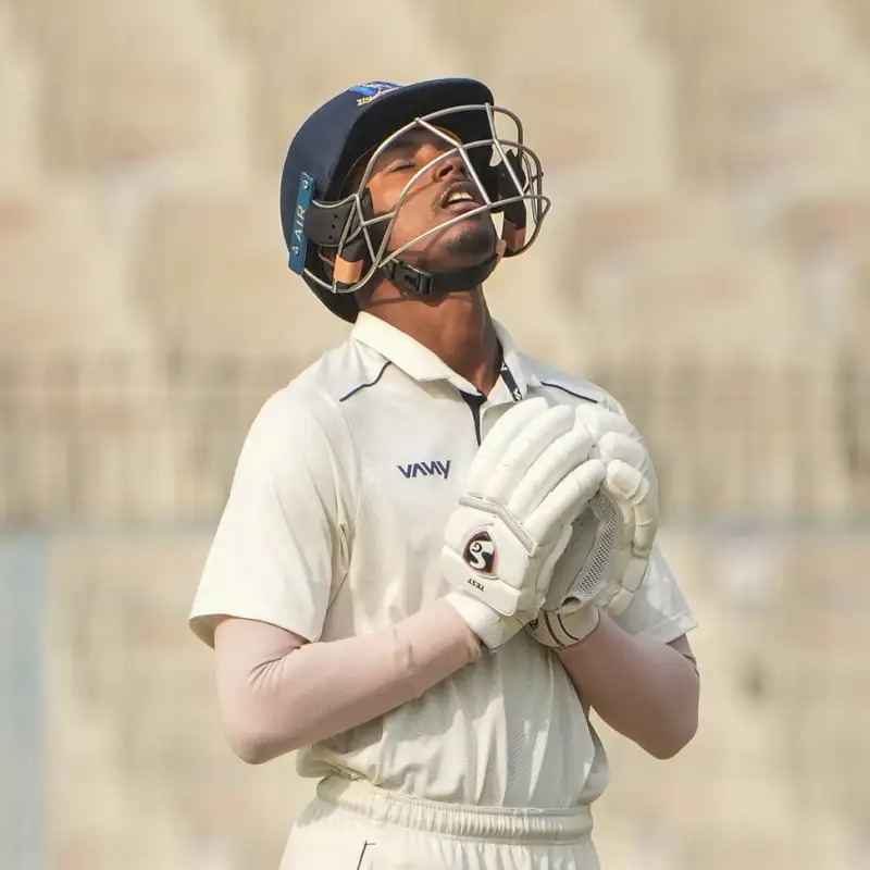 Abishek Porel Biography, the 20-Year-Old batsman and wicketkeeper Shines with Impressive Stats